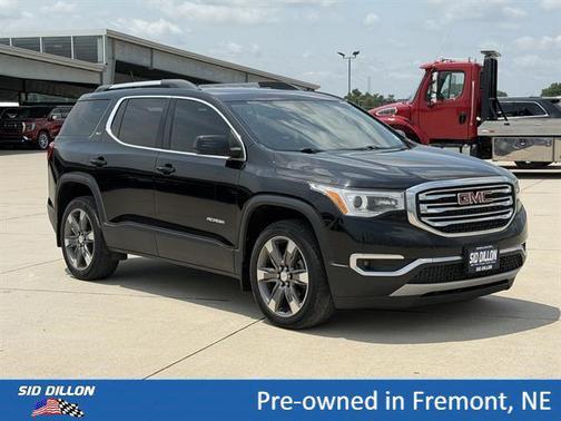 Black 2019 GMC Acadia SLT-2