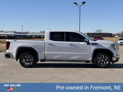 Summit White 2023 GMC Sierra 1500 SLT