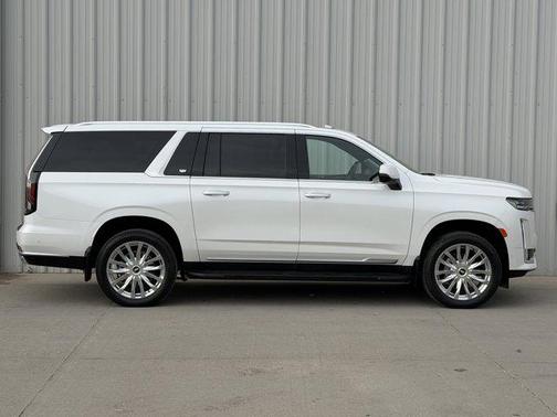 Crystal White Tricoat 2024 Cadillac Escalade ESV Premium Luxury