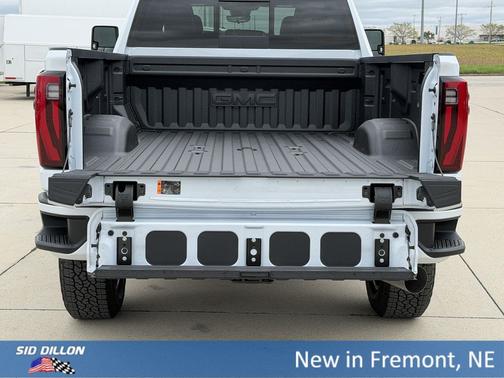 Glacier White Tricoat 2026 GMC Sierra 3500 Denali