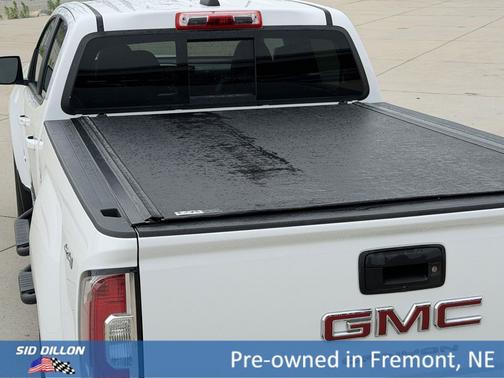 Summit White 2022 GMC Canyon Elevation