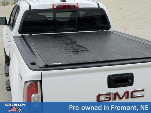 Summit White 2022 GMC Canyon Elevation