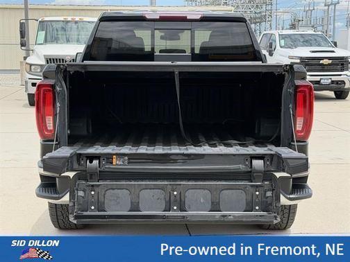 Onyx Black 2022 GMC Sierra 1500 SLT
