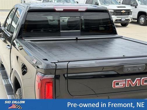 Onyx Black 2022 GMC Sierra 1500 SLT
