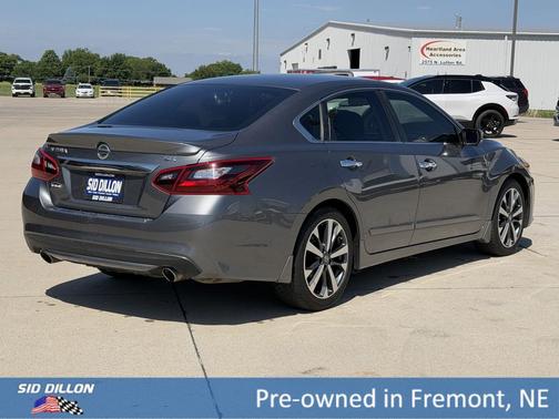 Gun Metallic 2017 Nissan Altima 2.5 SR