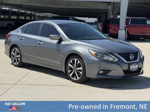 Gun Metallic 2017 Nissan Altima 2.5 SR