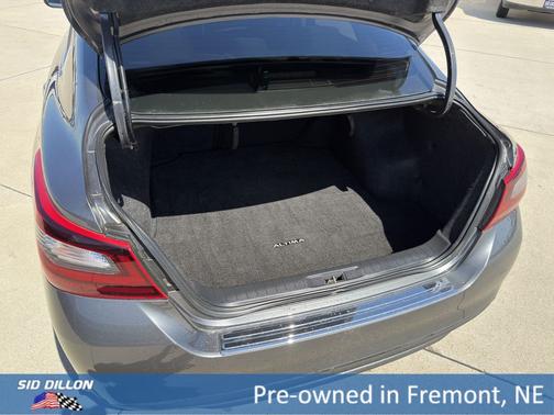 Gun Metallic 2017 Nissan Altima 2.5 SR