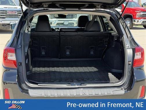 Crystal Black Silica 2016 Subaru Outback 2.5i Limited