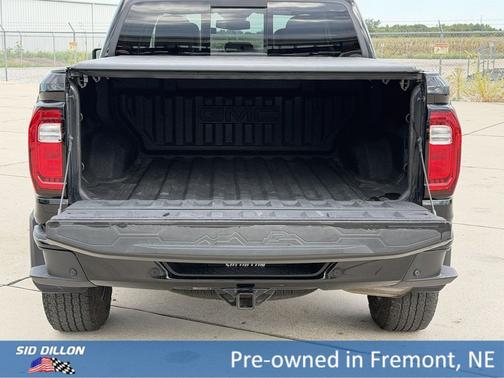 Onyx Black 2023 GMC Canyon AT4
