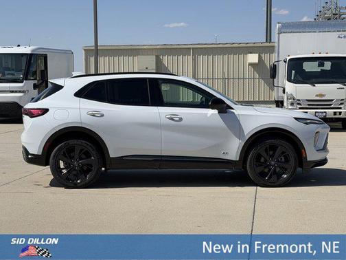 Iridescent White Tricoat 2026 Buick Envision Sport Touring AWD
