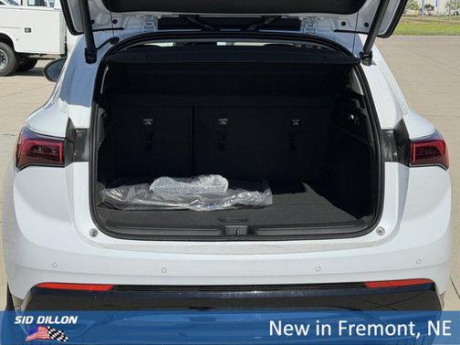 Iridescent White Tricoat 2026 Buick Envision Sport Touring AWD