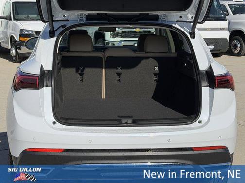 Iridescent White Tricoat 2026 Buick Envision Preferred AWD