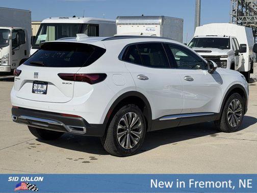 Iridescent White Tricoat 2026 Buick Envision Preferred AWD