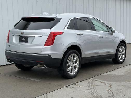 Radiant Silver Metallic 2018 Cadillac XT5 Premium Luxury