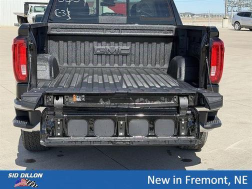 Onyx Black 2026 GMC Sierra 1500 SLT