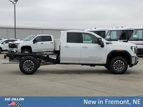 Summit White 2026 GMC Sierra 3500 SLE