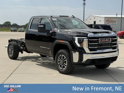Onyx Black 2026 GMC Sierra 3500 SLE