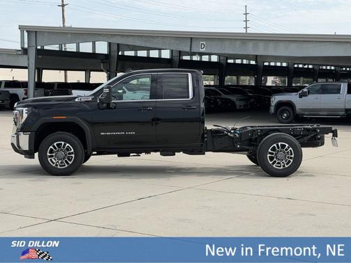 Onyx Black 2026 GMC Sierra 3500 SLE
