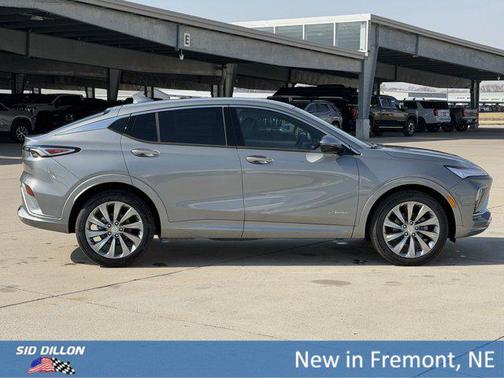 Moonstone Gray Metallic 2026 Buick Envista Avenir FWD