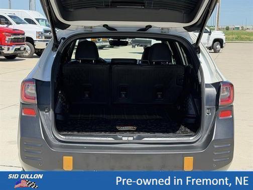 Crystal White Pearl 2025 Subaru Outback Wilderness