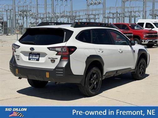 Crystal White Pearl 2025 Subaru Outback Wilderness