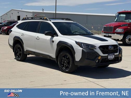 Crystal White Pearl 2025 Subaru Outback Wilderness