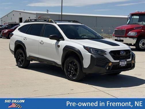 Crystal White Pearl 2025 Subaru Outback Wilderness