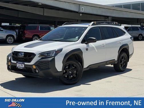 Crystal White Pearl 2025 Subaru Outback Wilderness
