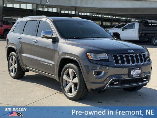 Granite Crystal Metallic Clearcoat 2014 Jeep Grand Cherokee Overland