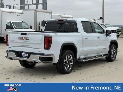 Glacier White Tricoat 2026 GMC Sierra 1500 SLT