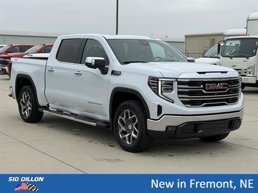 Glacier White Tricoat 2026 GMC Sierra 1500 SLT