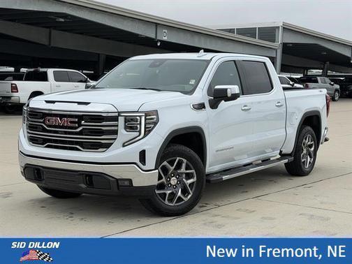 Glacier White Tricoat 2026 GMC Sierra 1500 SLT