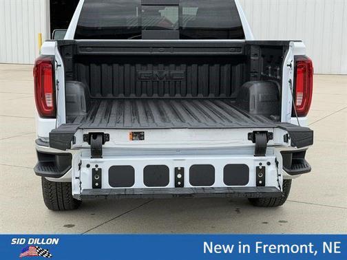Glacier White Tricoat 2026 GMC Sierra 1500 SLT