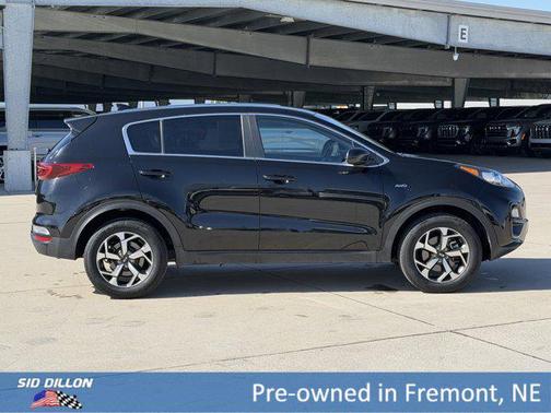 Black Cherry 2022 Kia Sportage LX