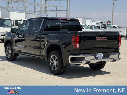 Onyx Black 2026 GMC Sierra 1500 SLE