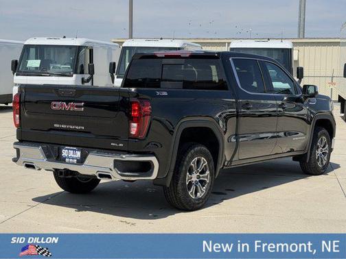 Onyx Black 2026 GMC Sierra 1500 SLE