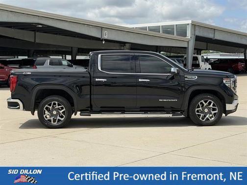 Onyx Black 2023 GMC Sierra 1500 SLT