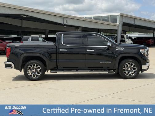 Onyx Black 2023 GMC Sierra 1500 SLT