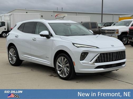 Iridescent White Tricoat 2026 Buick Envision Avenir AWD