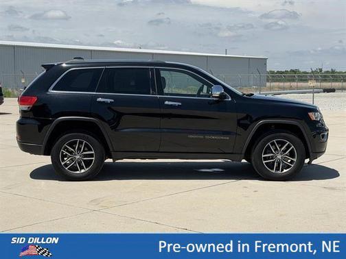 Diamond Black Crystal Pearlcoat 2018 Jeep Grand Cherokee Limited