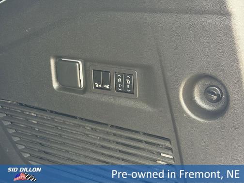 White Frost Tricoat 2023 GMC Yukon XL Denali Ultimate