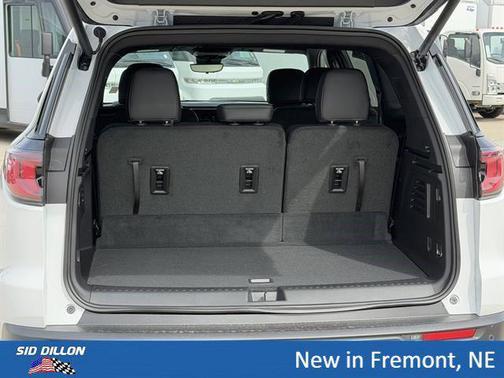 Summit White 2026 GMC Acadia AT4 AWD
