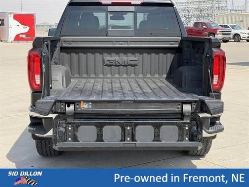 Onyx Black 2025 GMC Sierra 1500 SLT