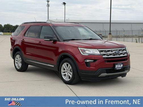 Red 2018 Ford Explorer XLT