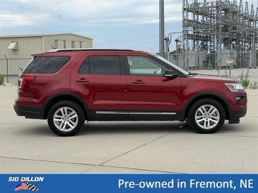 Red 2018 Ford Explorer XLT