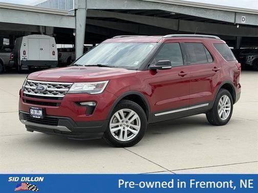 Red 2018 Ford Explorer XLT
