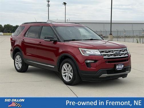 Red 2018 Ford Explorer XLT