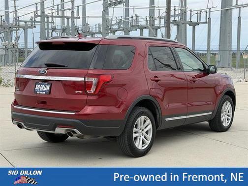 Red 2018 Ford Explorer XLT