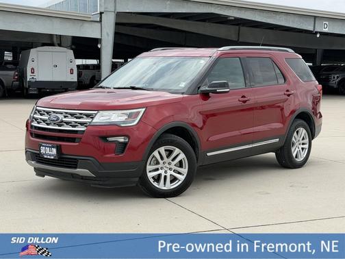 Red 2018 Ford Explorer XLT