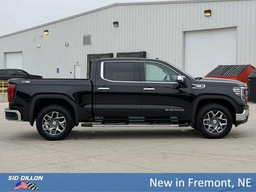Onyx Black 2026 GMC Sierra 1500 SLT